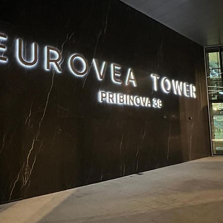 Nikas Eurovea Apartments - Free Parking Bratislava Dış mekan fotoğraf