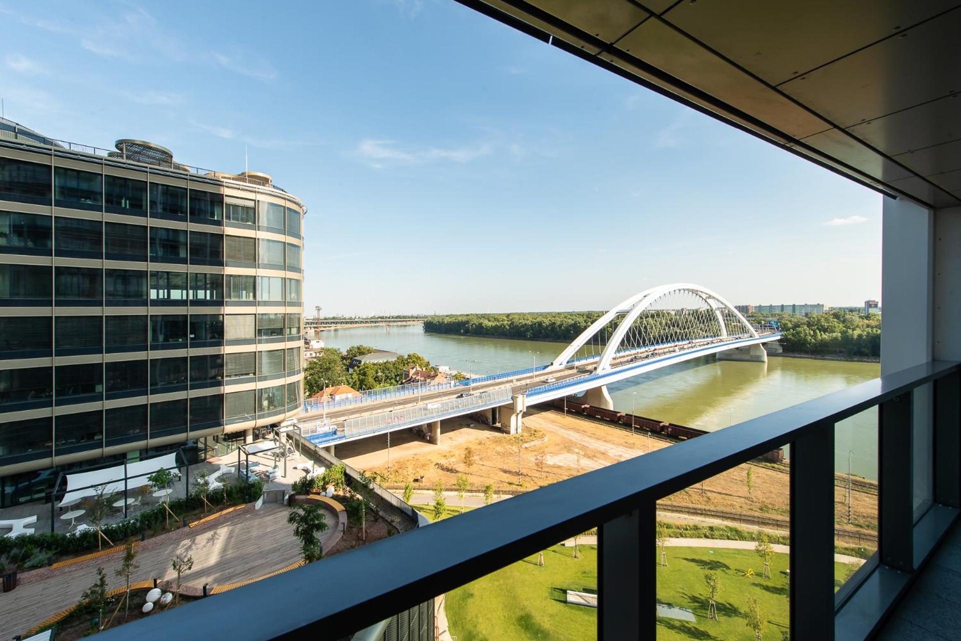 Nikas Eurovea Apartments - Free Parking Bratislava Dış mekan fotoğraf