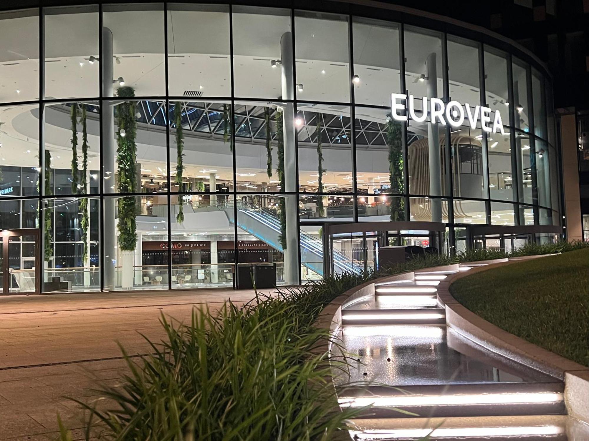 Nikas Eurovea Apartments - Free Parking Bratislava Dış mekan fotoğraf